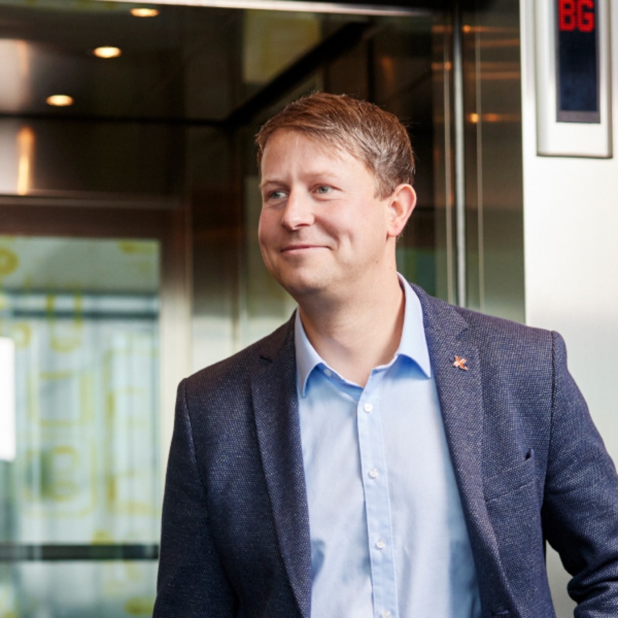 Stefan Tilger - 首席财务官 (CFO)